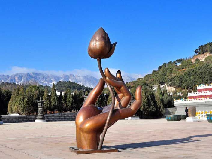 怎样选择一块合适墓地